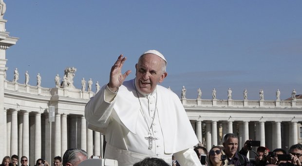 Papa Francesco: «Vuoi trovare un fidanzato? Prega sant'Antonio». La ricetta di Bergoglio per le ragazze in cerca di marito