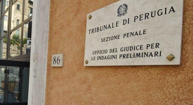 Perugia, monta un Gps sull'auto dell'ex fidanzata per spiare i movimenti: a processo