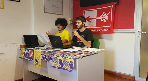 Alternanza scuola-lavoro, studenti in sciopero: flash mob in Campania