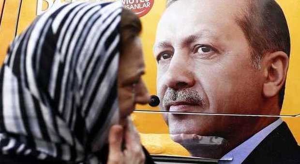 Turchia, Erdogan favorito alle presidenziali, le donne in trincea
