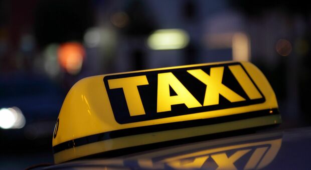Due persone diverse potranno guidare lo stesso taxi: la sperimentazione arriva a Bari