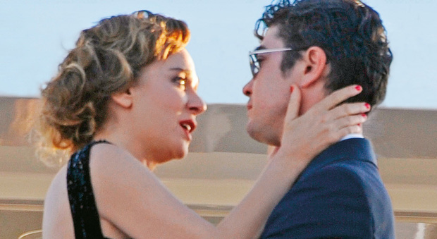 Superata la crisi, baci rubati tra Golino e Scamarcio al festival di Cannes