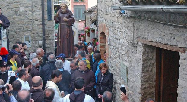 «Coronavirus: San Pio pensaci tu», le suppliche dei devoti viaggiano in rete