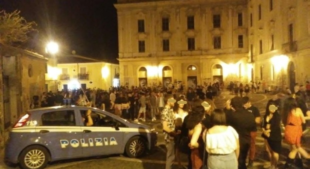 Movida, controlli più soft: a Benevento tornano gli assembramenti del by night