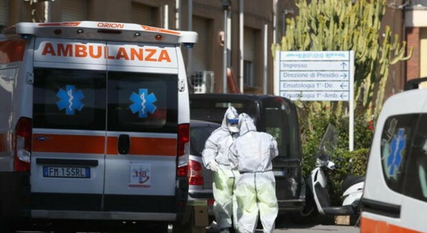 Palermo, sedicenne cade da 10 metri: ricoverato in ospedale, è grave