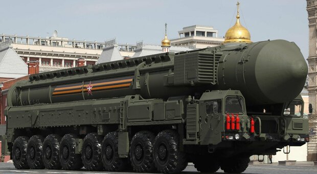 Perché Putin sposta le armi nucleari tattiche in Bielorussia: la questione della ledership interna