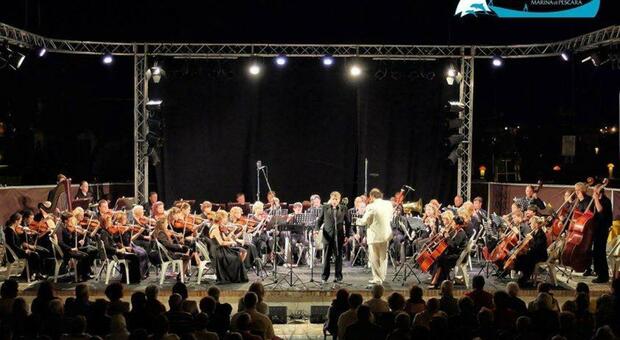 Un concerto di Estatica al porto turistico di Pescara