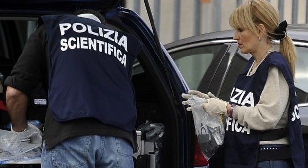Modena, trovato cadavere di un uomo in un'auto bruciata: probabile omicidio