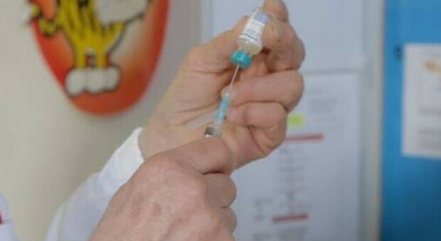 Influenza, parte la campagna vaccinale: pronte un milione 320mila dosi Ecco le priorità