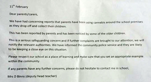 La scuola scrive ai genitori: "Basta fumare cannabis"