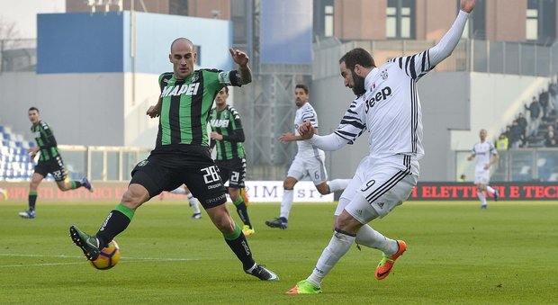 Sassuolo-Juventus 0-2: i bianconeri vincono e staccano la Roma con Higuain e Khedira