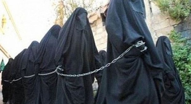 Nel Califfato già 550 donne europee arruolate dai jihadisti per fare figli