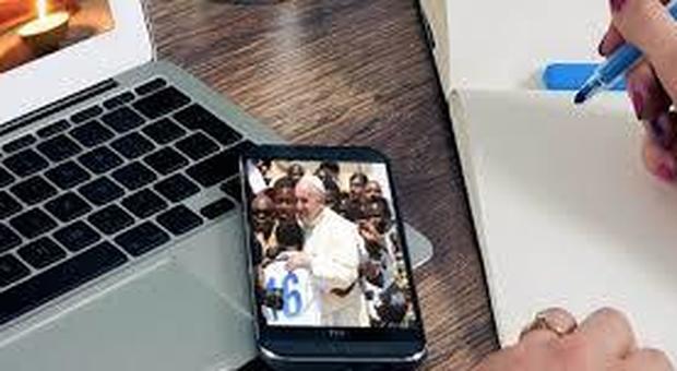 Papa Francesco ai giornalisti, «raccontate le storie delle periferie, aiutano a fare capire meglio la realtà»