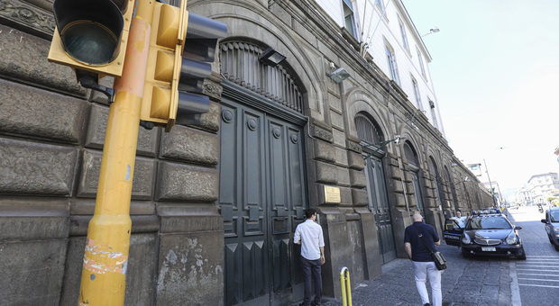 Covid a Napoli, drive in a Poggioreale per gli agenti di polizia penitenziaria