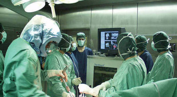 Uomo operato al rene sbagliato: poi si scopre che erano entrambi malati