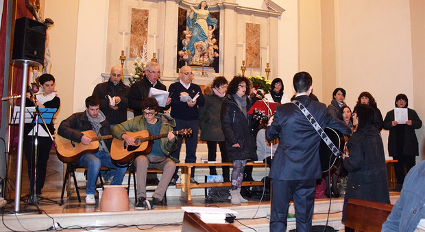 Fedeli in rivolta: «Basta chitarre a messa, meglio canti gregoriani»
