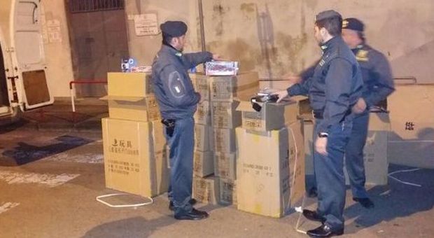 Natale sicuro, sequestrati 1800 giocattoli e prodotti contraffatti: denunciato imprenditore cinese