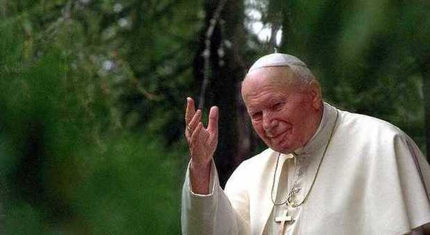 Teggiano: donata alla parrocchia una ciocca di capelli di san Giovanni Paolo II