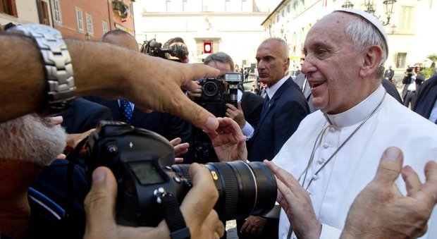 Papa Francesco prega per tutte le «donne sfruttate, abusate, maltrattate»