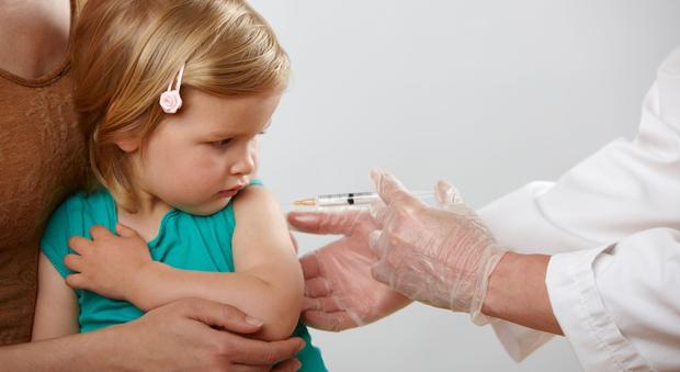 Vaccini, su Facebook diventiamo ultrà. E le no-vax più agguerrite sono donne