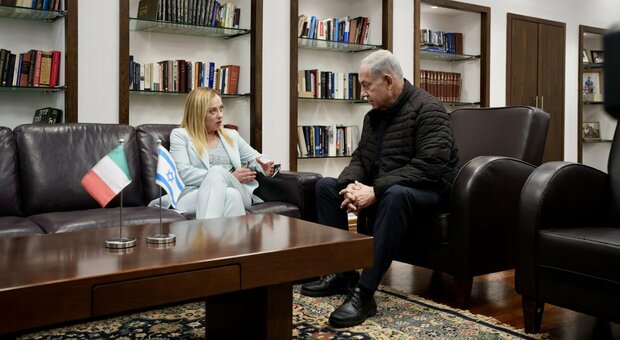 Guerra Israele Hamas, Meloni a Tel Aviv incontra Netanyahu: «Combatteremo l'antisemitismo oggi come ieri». Israele: entreremo a Gaza per distruggere Hamas