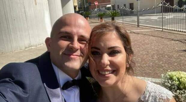 Matrimonio durante il lockdown, Irene e Gerardo sposi lo stesso: invitati ridotti e ricevimento appena possibile