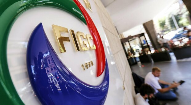 Serie A, ok della Figc allo slittamento degli stipendi da maggio a giugno