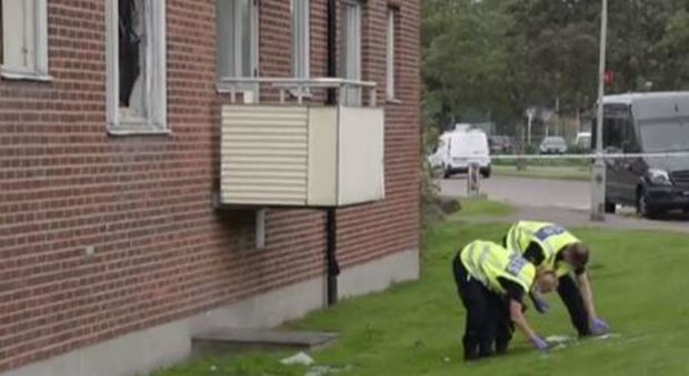 Goteborg, bimbo di otto anni ucciso da una granata mentre dorme