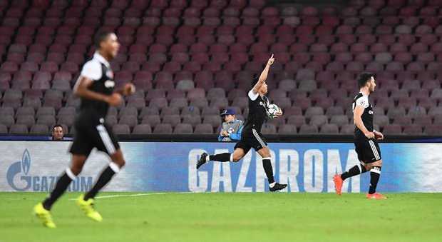 Aboubakar ammutolisce il San Paolo Napoli sconfitto 3-2 dal Besiktas