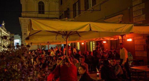 Aperitivo con vista a Roma, il trend è in terrazza e vince il Martini