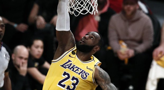 Nba, Houston sorprende i Lakers e sale al quarto posto