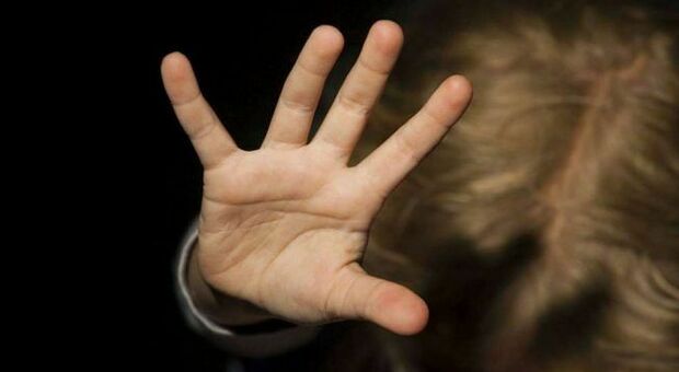 Bambina di 5 anni violentata e affogata dal patrigno: non accettava che la moglie avesse chiesto il divorzio