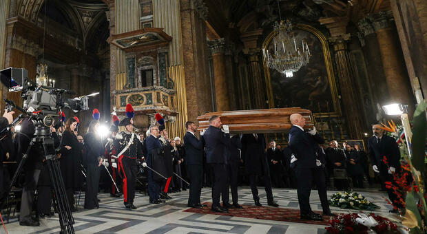 Franco Frattini, i funerali di Stato a Roma: autorità in prima fila, anche Mattarella e la premier Meloni