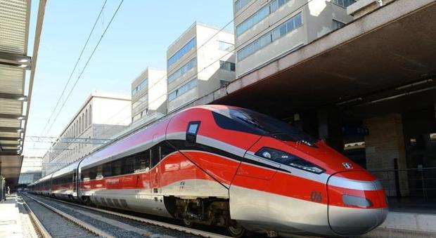 Trenitalia: "Aumento biglietti e a rischio abbonamenti altà velocità"