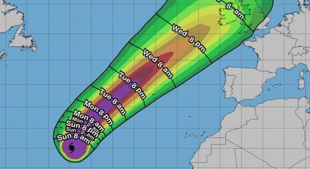 L'uragano Lorenzo si avvicina alla Gran Bretagna: venti a 250 chilometri l'ora