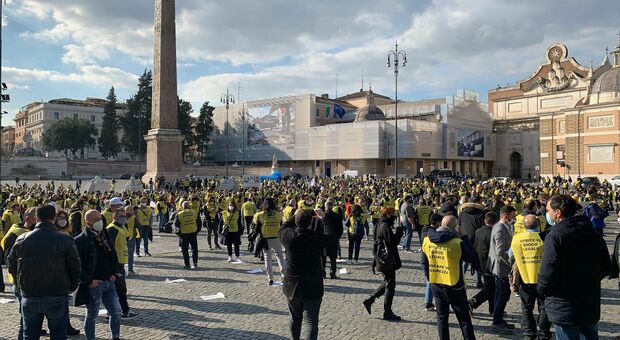Gioco legale, a Milano e a Roma protestano contro i lockdown i lavoratori del settore