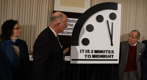 L'Orologio del giudizio a 2 minuti dalla "mezzanotte", l'ora simbolica dell'apocalisse: ecco perché