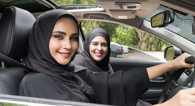 Le donne in Arabia Saudita speran o di poter viaggiare da sole, senza essere sempre scortate da un uomo