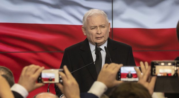 Polonia, exit poll: maggioranza assoluta per i sovranisti di Kaczynski