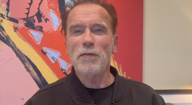 Paura per Arnold Schwarzenegger: incidente d'auto, ferita anche una donna