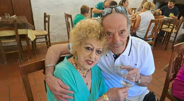 Si ritrovano su Facebook cinquant'anni dopo il primo bacio: la storia di Anna e Riccardo, presto sposi grazie all'aiuto della nipote