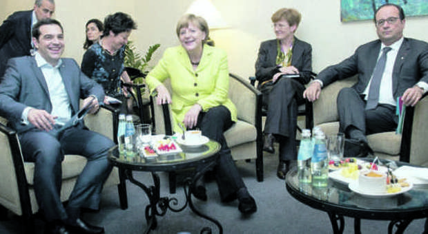Grecia, la Merkel apre. Ma sull'ultimo documento di Atene gelo di Bruxelles