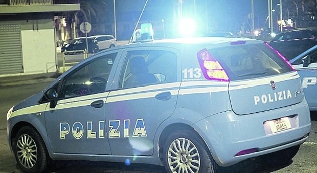 A Milano inseguimento da film: per sfuggire alla polizia pusher si infila nel tunnel della metropolitana: preso