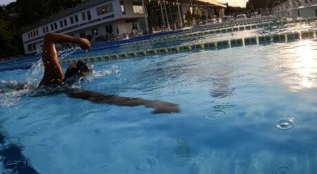 Roma, piano caldo. Gli assessori Funari e Onorato presentano “piscine all'aperto”. Opportunità gratuite per gli over 70
