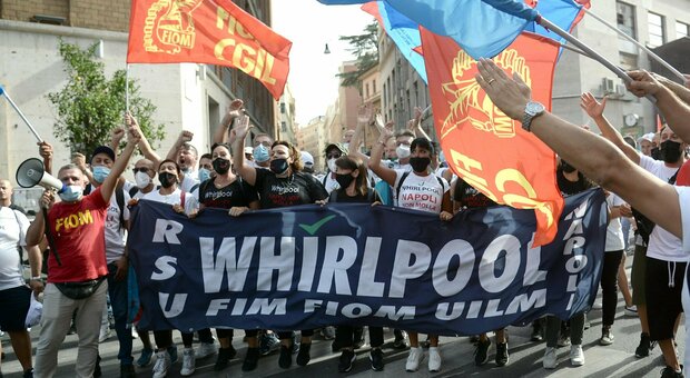 Whirlpool Napoli Est, Fiom chiede tempi certi: «Non possiamo più aspettare»