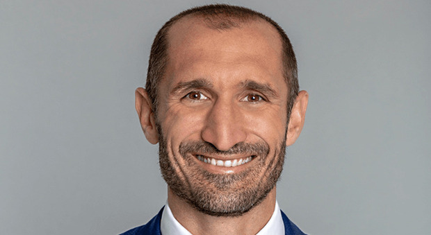 https://statics.cedscdn.it/photos/MED/55/25/8355525_15114530_giorgiochiellini_613_010r_1_.jpg