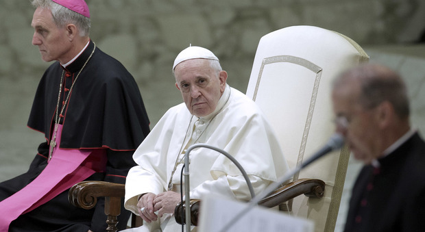 Il Papa durante un'udienza