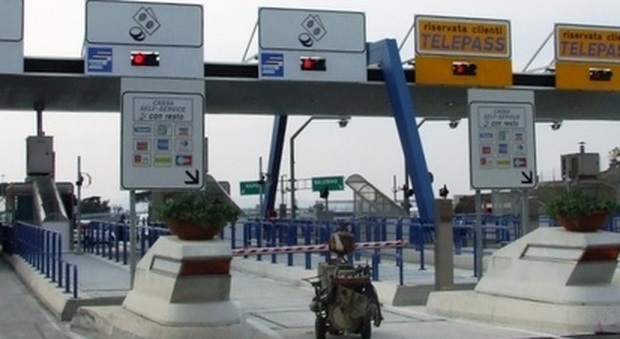 Imprenditore non paga il pedaggio dell'autostrada Napoli-Salerno: 4 mesi di reclusione