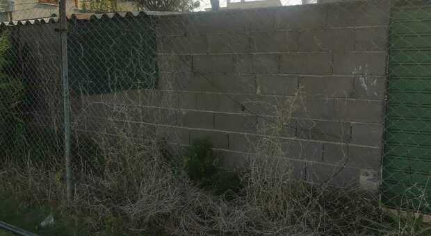 Foligno, raid vandalico: tagliata un porzione di rete di recinzione del campo di calcio della Vis