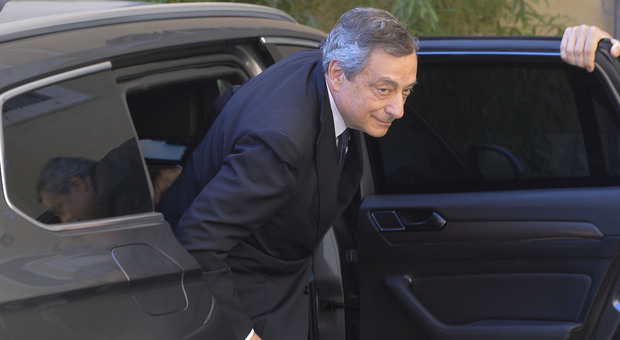 Draghi resiste al pressing Colle: dopo di lui si vota